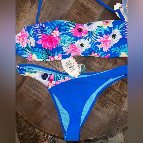 ⭐️NEW WITH TAGS⭐️ women’s swimsuit bikini size XL - Picture 3 of 4